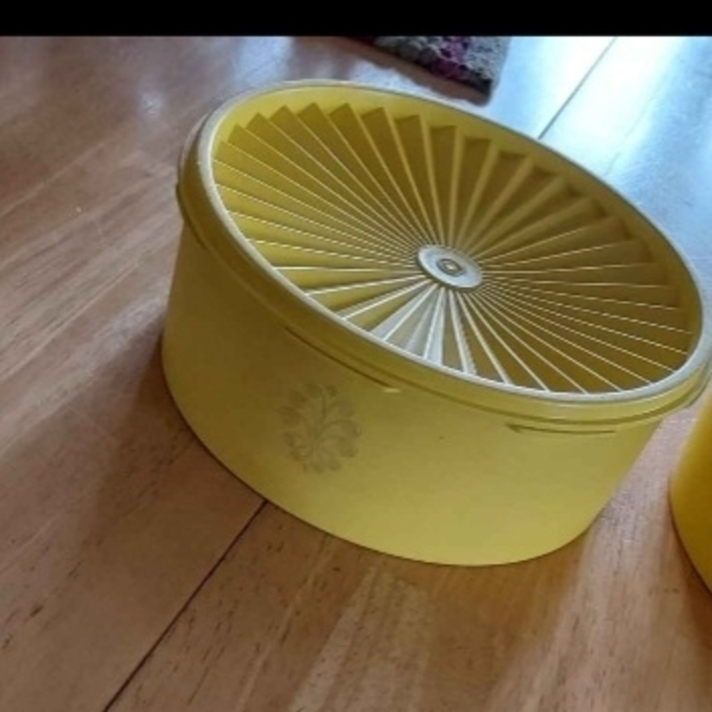 Vintage Gold/ Yellow Tupperware Container